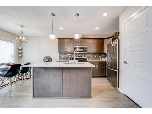 5-1220 Keystone Road West, Lethbridge, AB - Indoor Photo Showing Kitchen With Stainless Steel Kitchen With Upgraded Kitchen