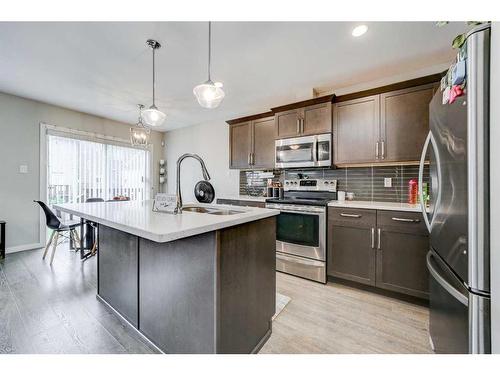 5-1220 Keystone Road West, Lethbridge, AB - Indoor Photo Showing Kitchen With Stainless Steel Kitchen With Double Sink With Upgraded Kitchen