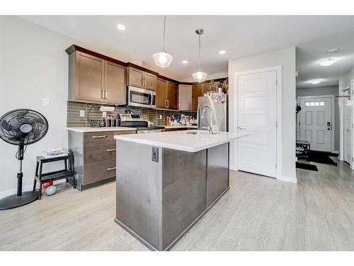 5-1220 Keystone Road West, Lethbridge, AB - Indoor Photo Showing Kitchen With Upgraded Kitchen