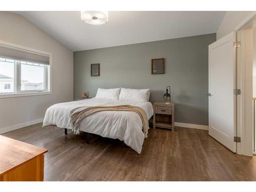 446 Bluebell Lane West, Lethbridge, AB - Indoor Photo Showing Bedroom