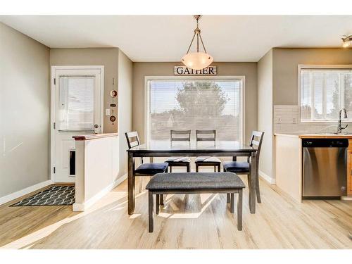 141 Peigan Court West, Lethbridge, AB - Indoor Photo Showing Dining Room