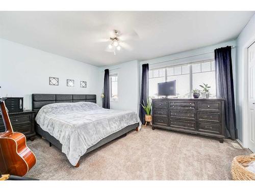 141 Peigan Court West, Lethbridge, AB - Indoor Photo Showing Bedroom