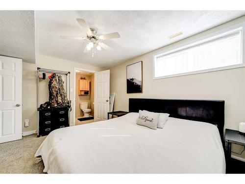 141 Peigan Court West, Lethbridge, AB - Indoor Photo Showing Bedroom