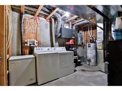 731 Florence Ho Leong Crescent North, Lethbridge, AB - Indoor Photo Showing Laundry Room