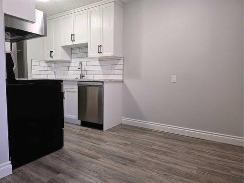 12-3410 23 Avenue South, Lethbridge, AB - Indoor Photo Showing Kitchen