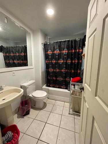 117 1 Street East, Cardston, AB - Indoor Photo Showing Bathroom