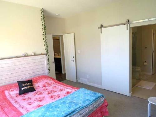 354 Uplands Boulevard North, Lethbridge, AB - Indoor Photo Showing Bedroom