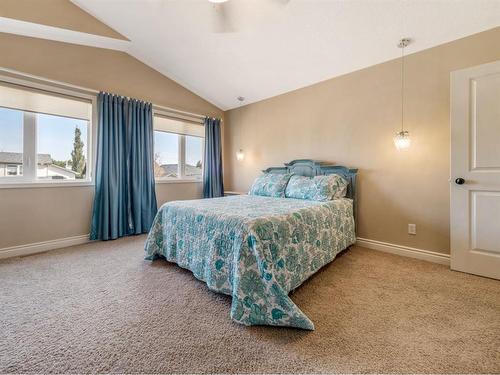 10 Couleesprings Place South, Lethbridge, AB - Indoor Photo Showing Bedroom