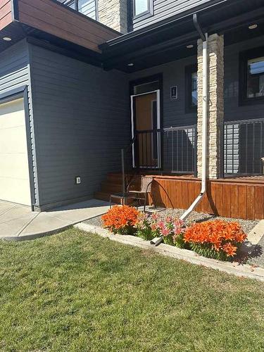 1-454 Highlands Boulevard West, Lethbridge, AB - Outdoor With Deck Patio Veranda