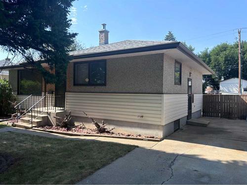 742 Stafford Drive North, Lethbridge, AB - Outdoor