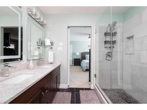 53 Canyoncrest Point West, Lethbridge, AB - Indoor Photo Showing Bathroom