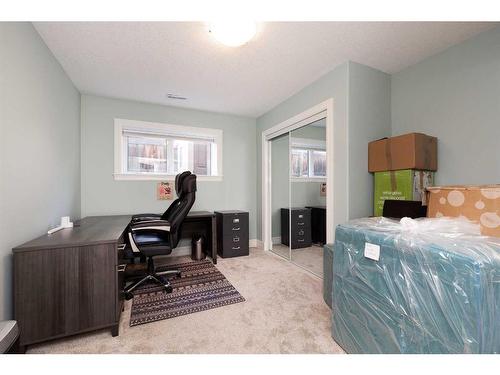 53 Canyoncrest Point West, Lethbridge, AB - Indoor Photo Showing Bedroom