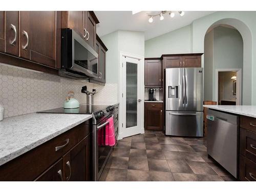 53 Canyoncrest Point West, Lethbridge, AB - Indoor Photo Showing Kitchen With Upgraded Kitchen