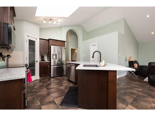 53 Canyoncrest Point West, Lethbridge, AB - Indoor Photo Showing Kitchen With Upgraded Kitchen