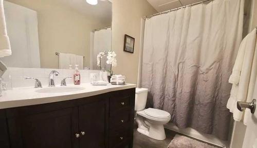 602 Mt Sundance Bay West, Lethbridge, AB - Indoor Photo Showing Bathroom