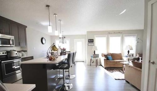 602 Mt Sundance Bay West, Lethbridge, AB - Indoor Photo Showing Kitchen With Upgraded Kitchen