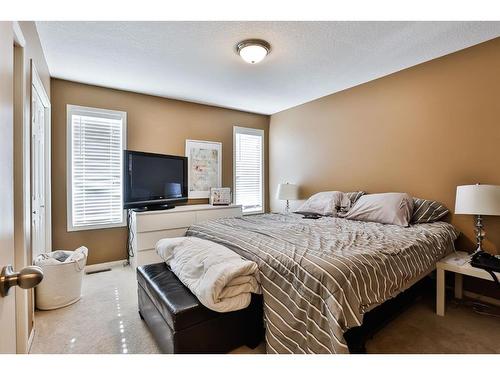 137 Peigan Court West, Lethbridge, AB - Indoor Photo Showing Bedroom