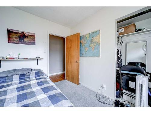 1722 16 Avenue South, Lethbridge, AB - Indoor Photo Showing Bedroom