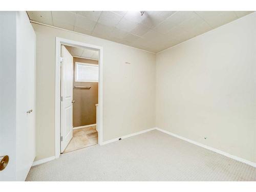 1722 16 Avenue South, Lethbridge, AB - Indoor Photo Showing Other Room