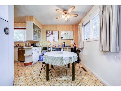 1722 16 Avenue South, Lethbridge, AB - Indoor Photo Showing Dining Room