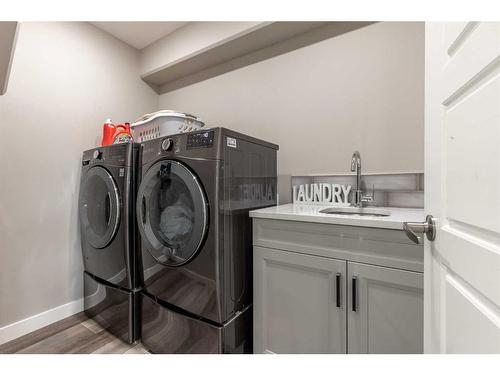 214 Stonecrest Bay West, Lethbridge, AB - Indoor Photo Showing Laundry Room