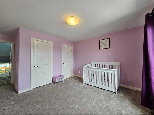 214 Stonecrest Bay West, Lethbridge, AB - Indoor Photo Showing Bedroom