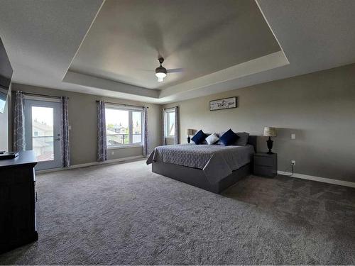 214 Stonecrest Bay West, Lethbridge, AB - Indoor Photo Showing Bedroom