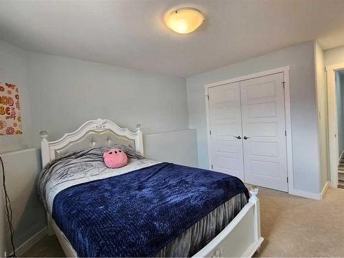 214 Stonecrest Bay West, Lethbridge, AB - Indoor Photo Showing Bedroom