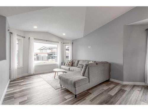 214 Stonecrest Bay West, Lethbridge, AB - Indoor Photo Showing Living Room