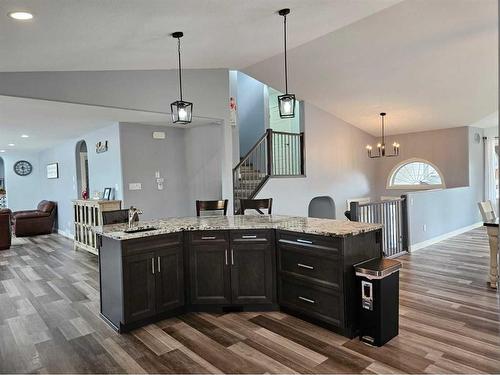 214 Stonecrest Bay West, Lethbridge, AB - Indoor Photo Showing Kitchen