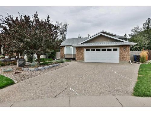 78 Sherwood Crescent West, Lethbridge, AB - Outdoor