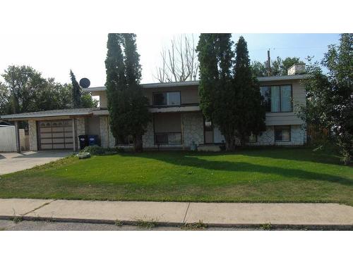 652 22 Street, Fort Macleod, AB - Outdoor With Facade