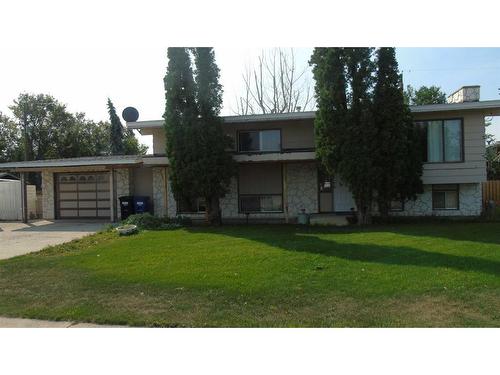 652 22 Street, Fort Macleod, AB - Outdoor With Facade