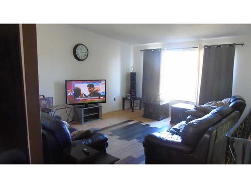 652 22 Street, Fort Macleod, AB - Indoor Photo Showing Other Room