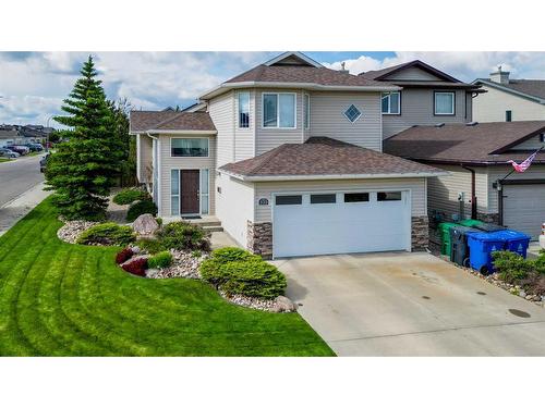 310 Squamish Court West, Lethbridge, AB - Outdoor With Facade