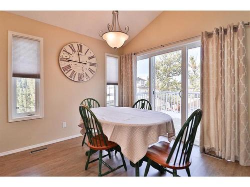 310 Squamish Court West, Lethbridge, AB - Indoor Photo Showing Dining Room