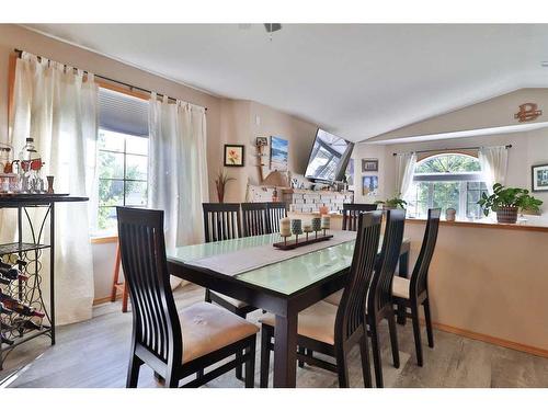 3 Squamish Boulevard West, Lethbridge, AB - Indoor Photo Showing Dining Room