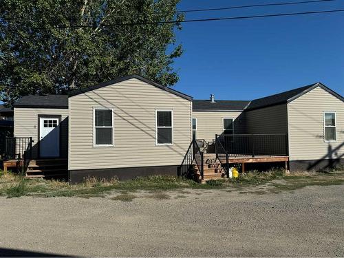 1048 Elk Avenue, Pincher Creek, AB 