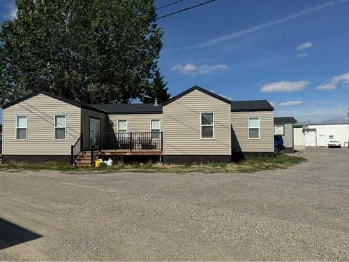 1048 Elk Avenue, Pincher Creek, AB 