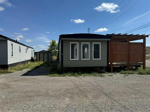 1048 Elk Avenue, Pincher Creek, AB 