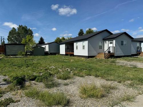 1048 Elk Avenue, Pincher Creek, AB 