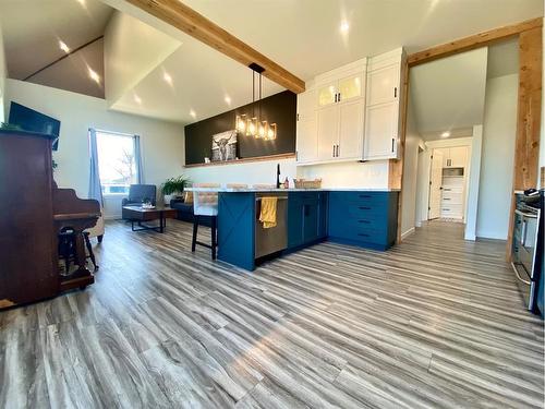 467 21 Street, Fort Macleod, AB - Indoor Photo Showing Kitchen