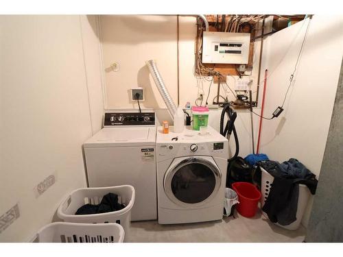 5507 62 Avenue, Taber, AB - Indoor Photo Showing Laundry Room