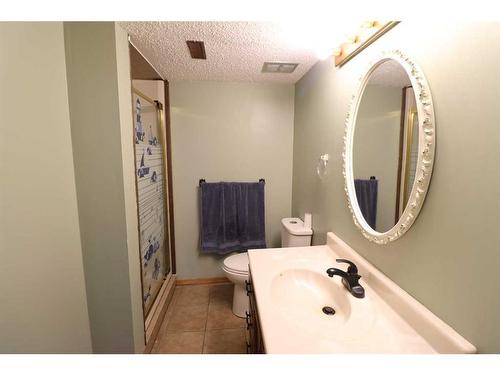 5507 62 Avenue, Taber, AB - Indoor Photo Showing Bathroom