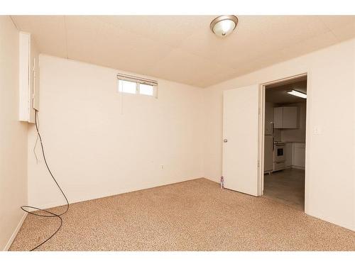 2072 19 Street North, Lethbridge, AB - Indoor Photo Showing Other Room