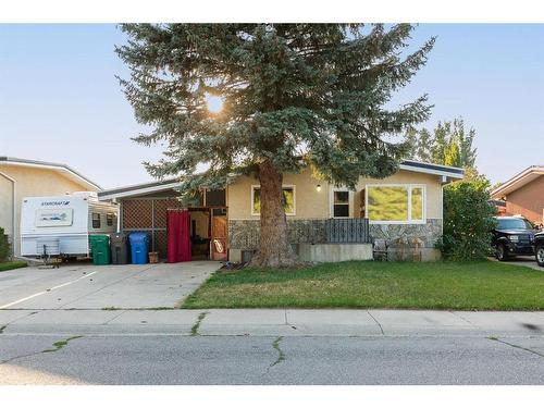 2072 19 Street North, Lethbridge, AB - Outdoor