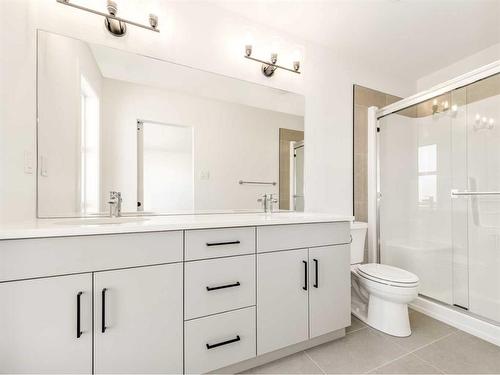 126 Blackwolf Pass North, Lethbridge, AB - Indoor Photo Showing Bathroom