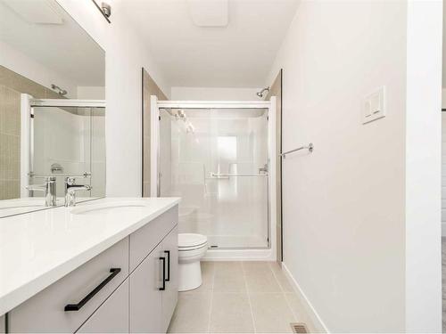 126 Blackwolf Pass North, Lethbridge, AB - Indoor Photo Showing Bathroom