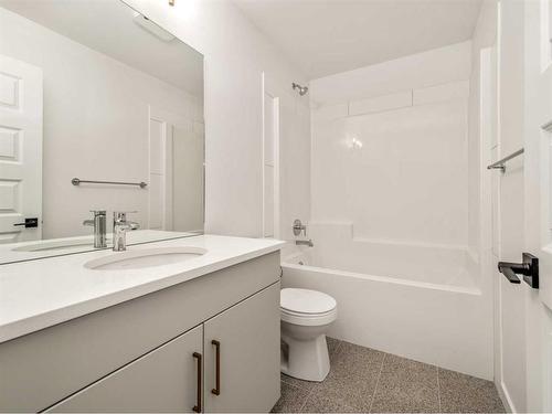 233 Blackwolf Place North, Lethbridge, AB - Indoor Photo Showing Bathroom