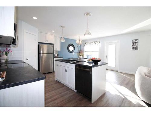 4310 Aspen Road, Coalhurst, AB - Indoor Photo Showing Kitchen With Stainless Steel Kitchen